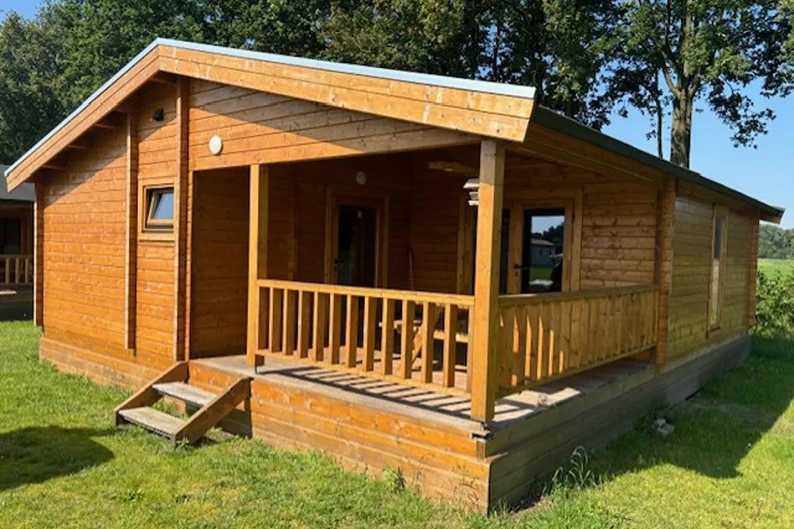 Chalet E-Buitenkant zomer