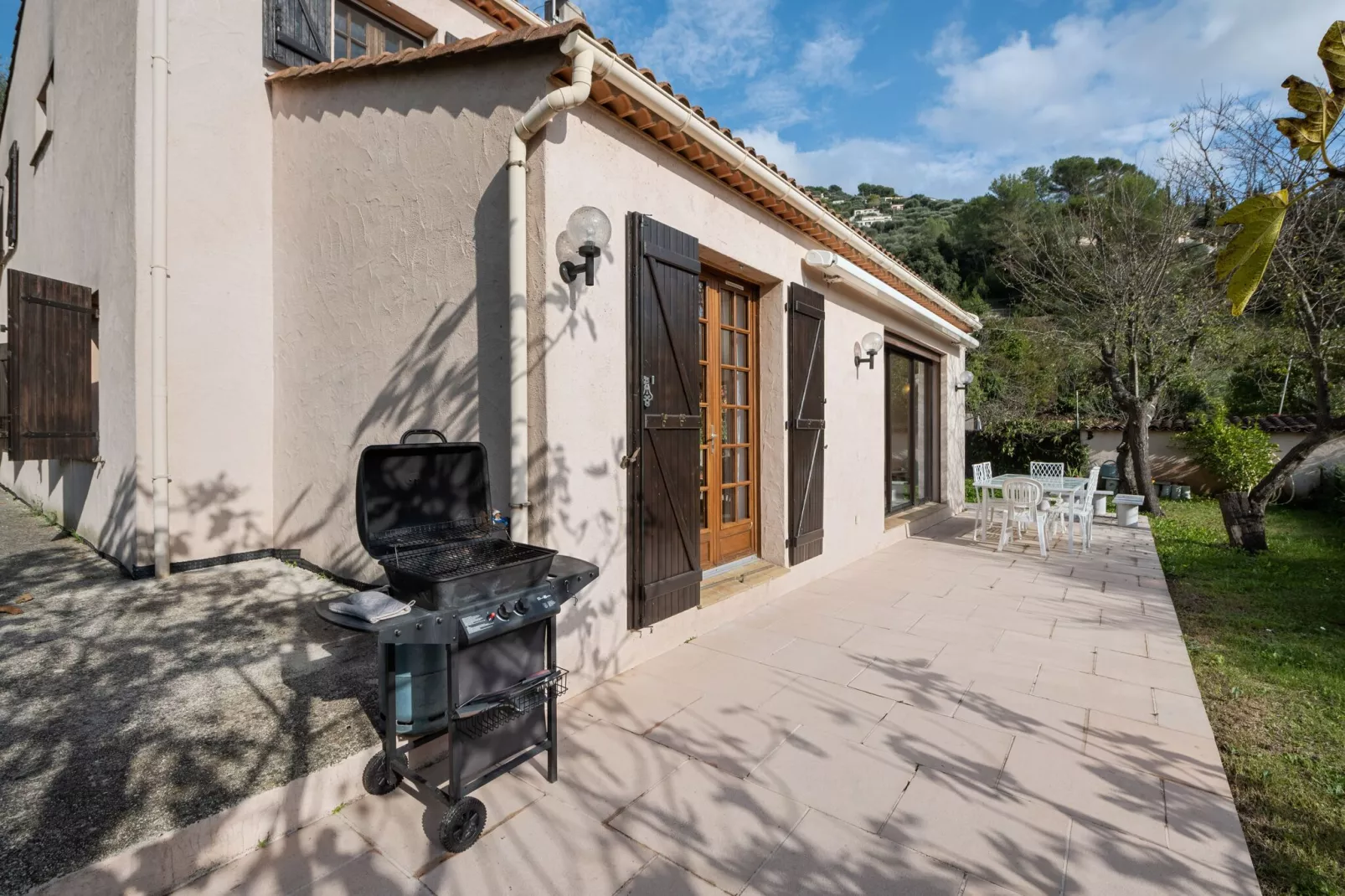 Home View & Pool-Terrasbalkon