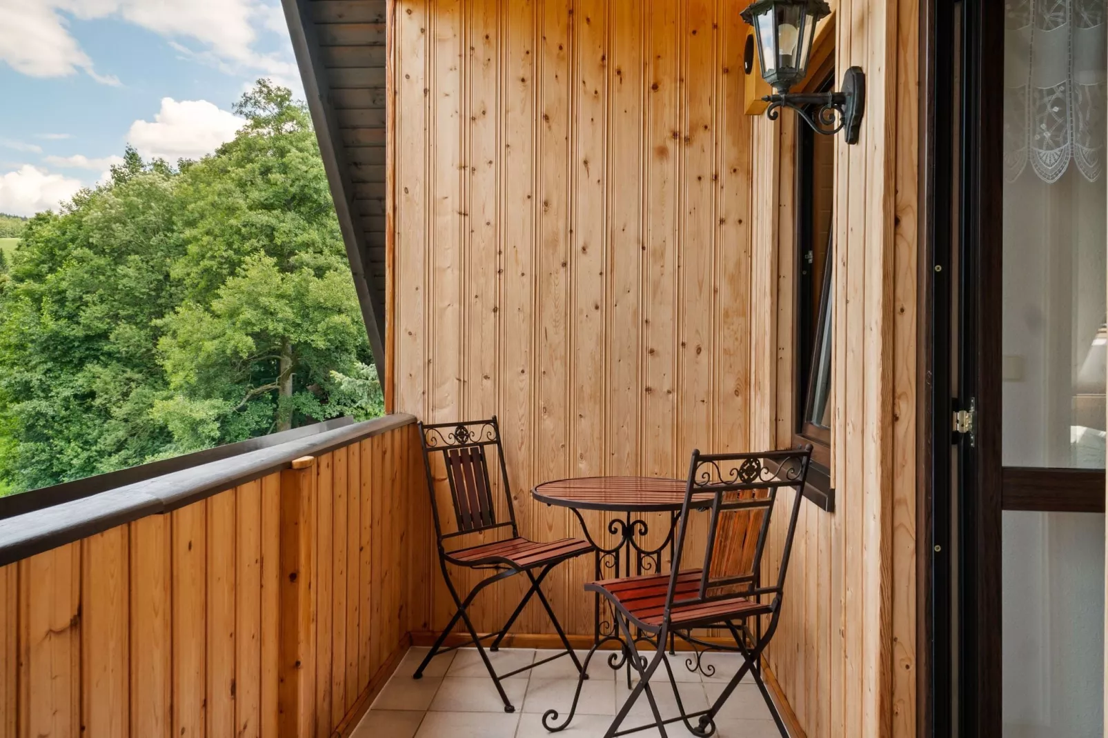 Im Erzgebirge-Terrasbalkon