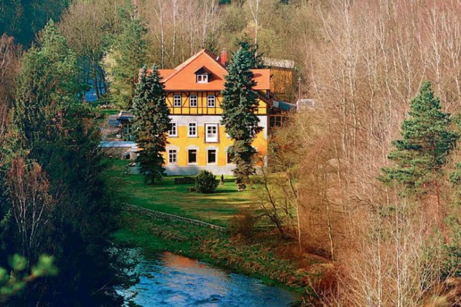 Villa Rotschönberg-Buitenkant zomer