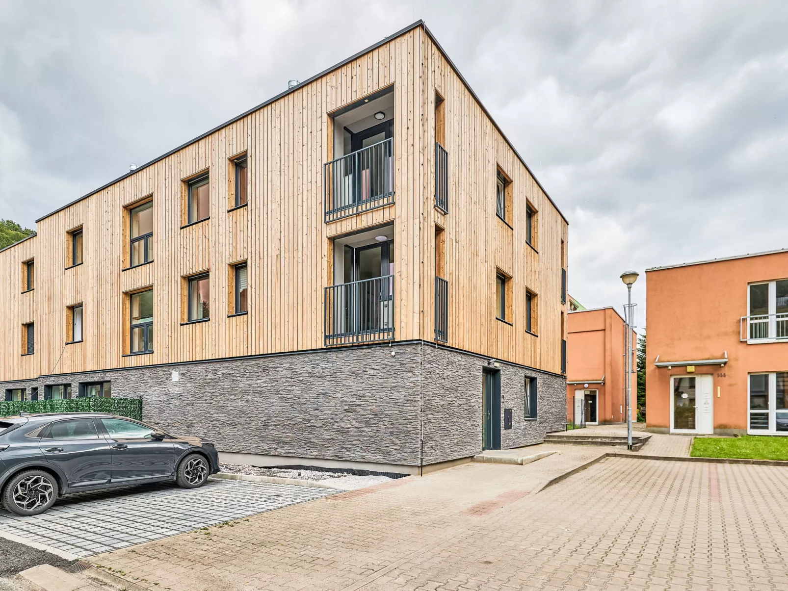 Modern Mountain Terrace Retreat & Pets-Buiten