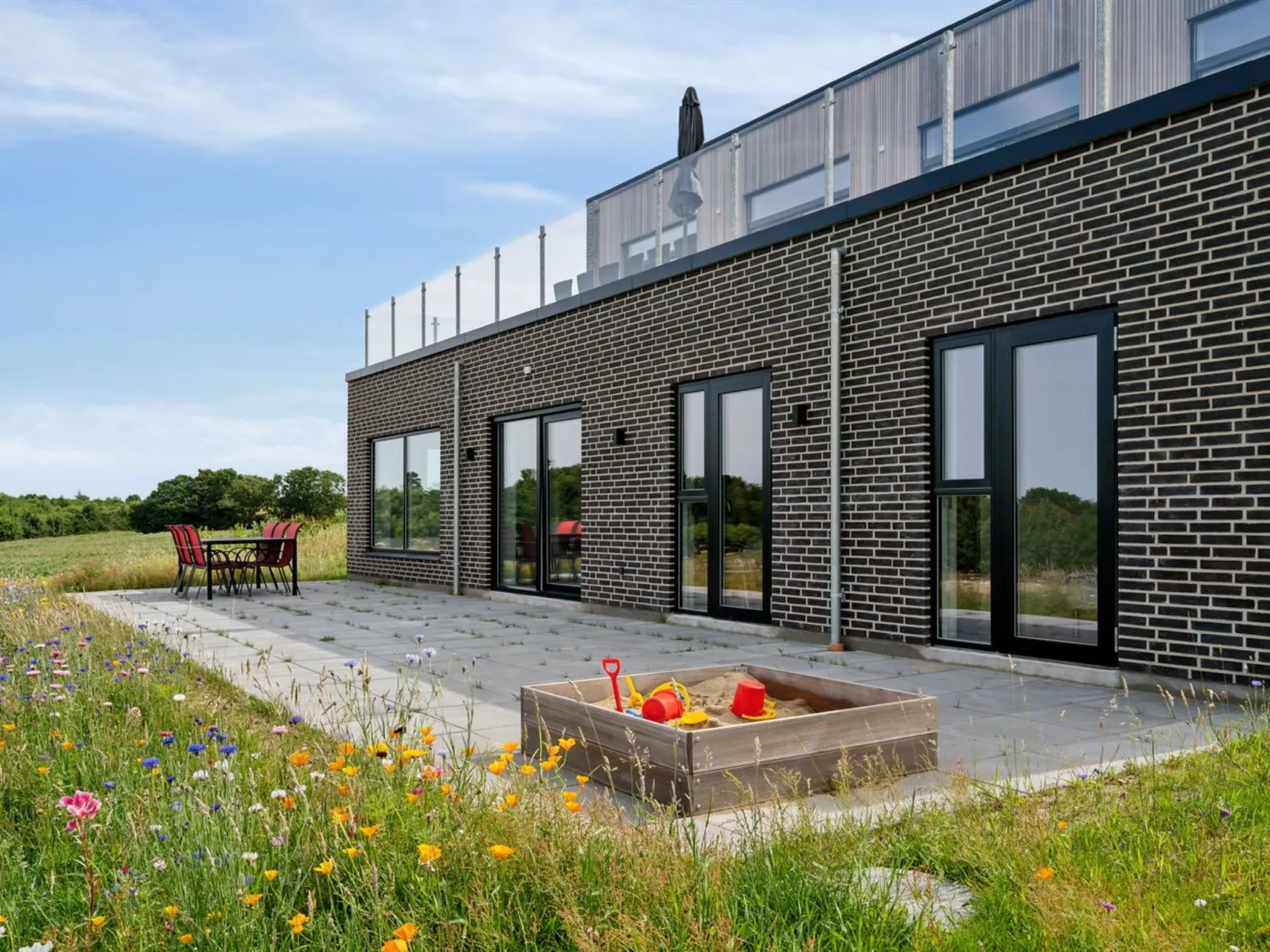 "Ann" - 1.3km from the sea-Buiten