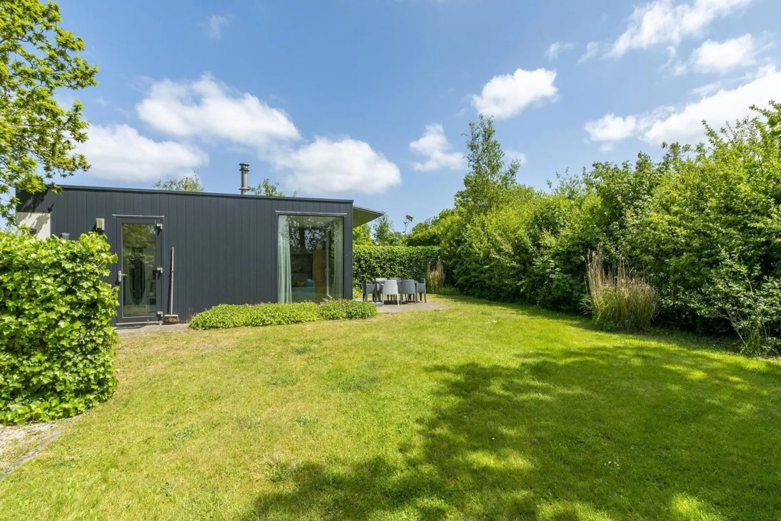 Bungalow Uitwaayer-Tuinen zomer