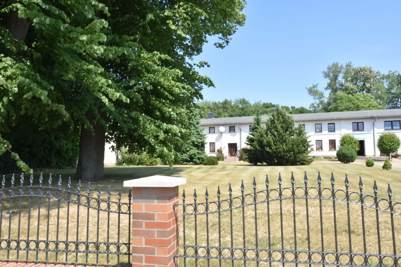 Altes Bauernhaus / Gartenblick