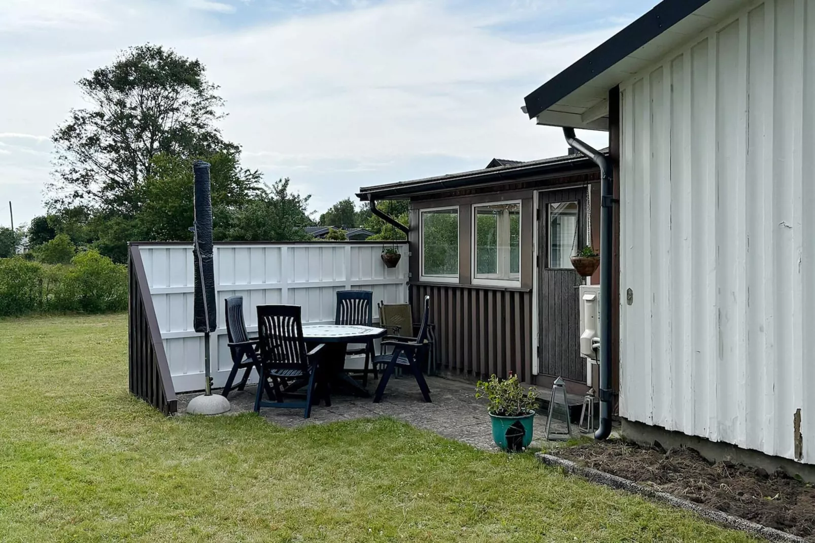 Welcoming cottage near the sea-Buitenlucht