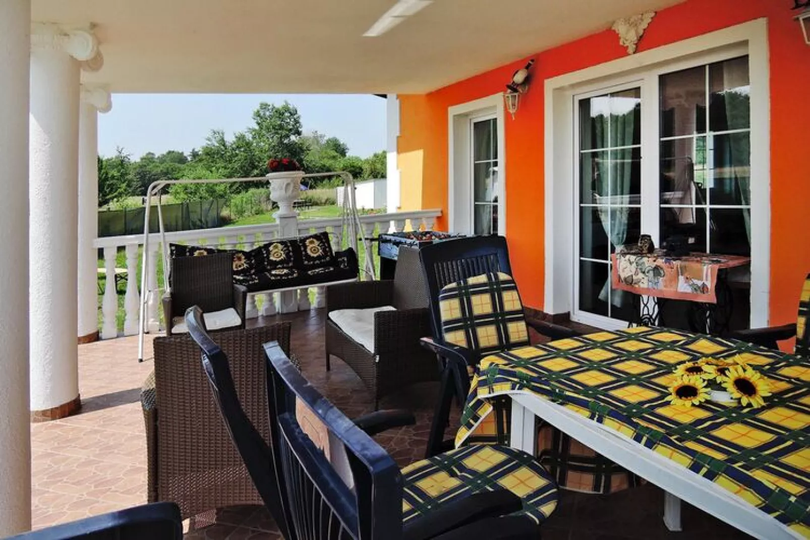 Holiday Home in Nowe Warpno Oranges Haus-Terras