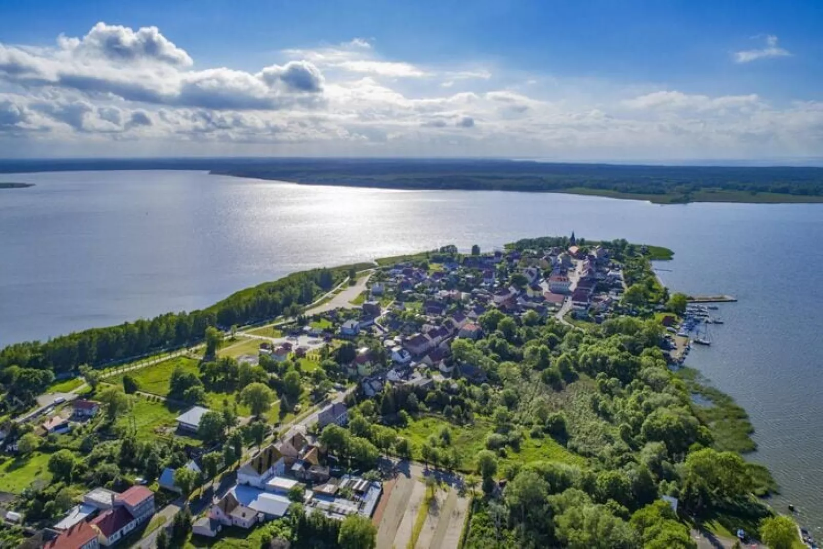 Holiday Home in Nowe Warpno Oranges Haus-Waterzicht