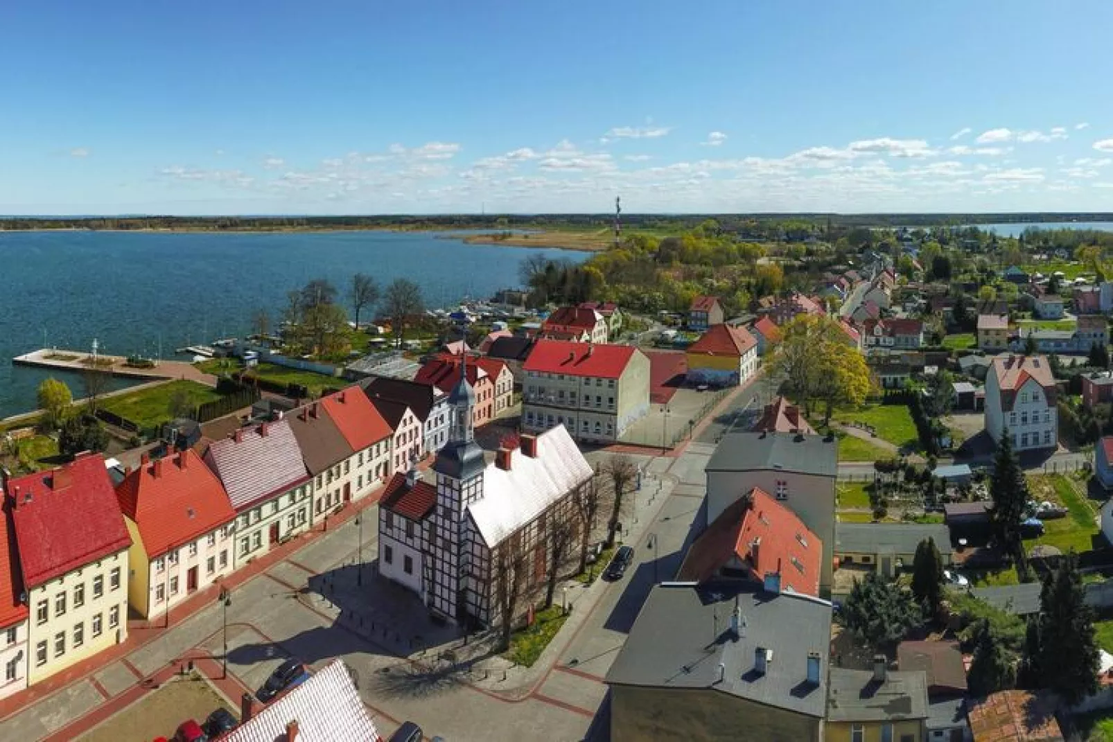 Holiday Home in Nowe Warpno Oranges Haus-Waterzicht