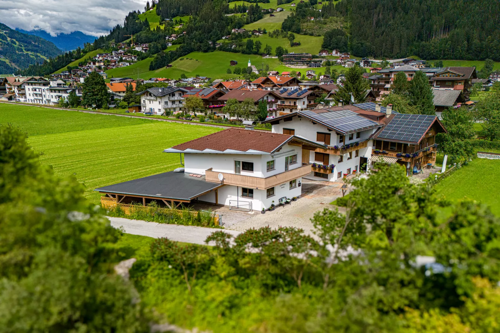 Landhaus Irena-Buitenkant zomer