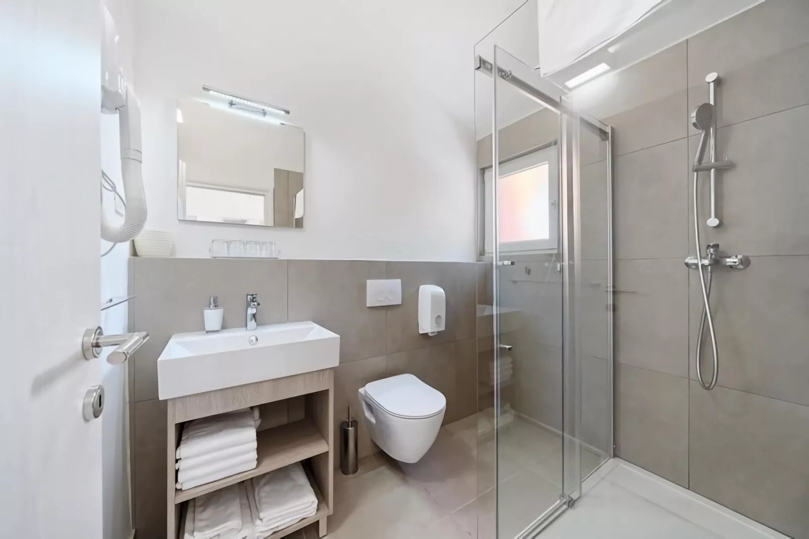 Apartments Medena Trogir - Seget Donji - A2plus2 Superior ca 42 qm für 4 Pers-Badkamer