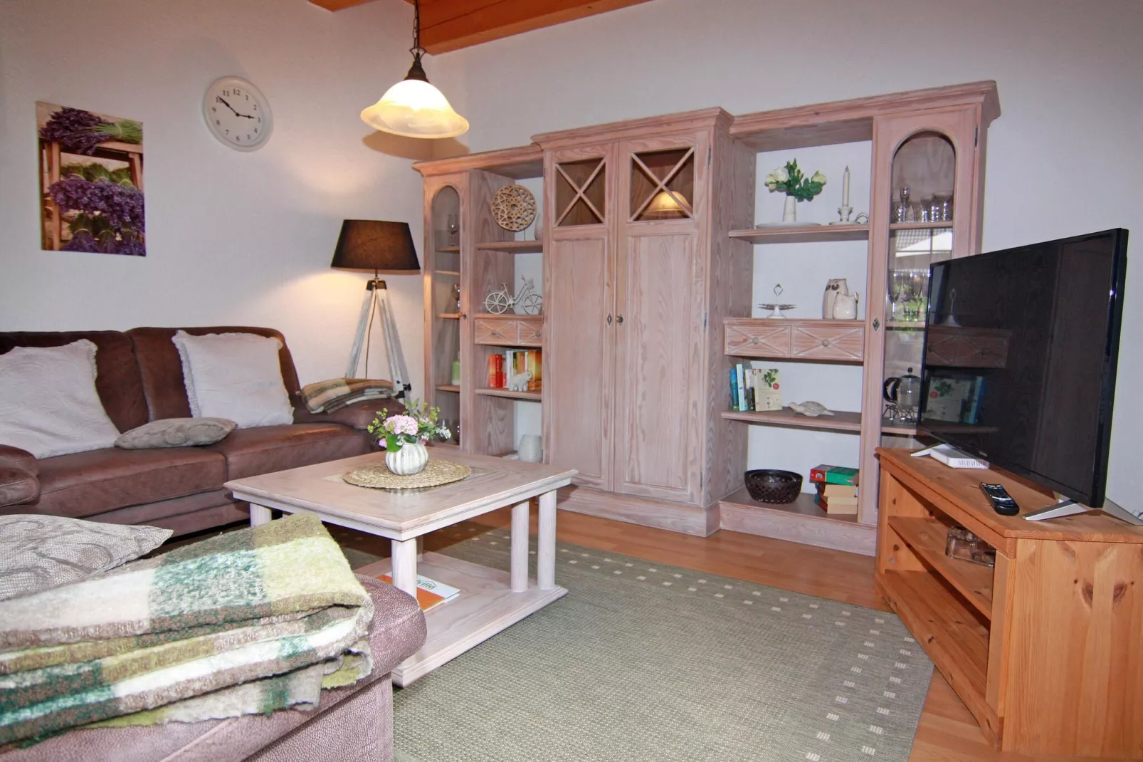 Ferienhaus mit Garten und Terrasse vor Rostock/Warnemünde-Woonkamer