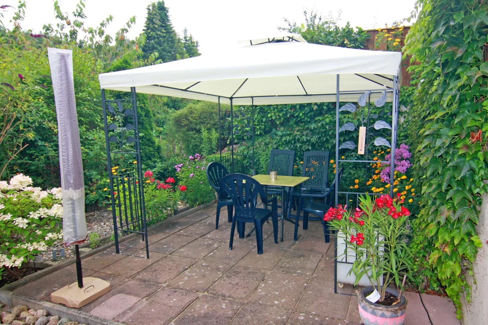 Hübsche Ferienwohnung am See nur 500m-Terrasbalkon