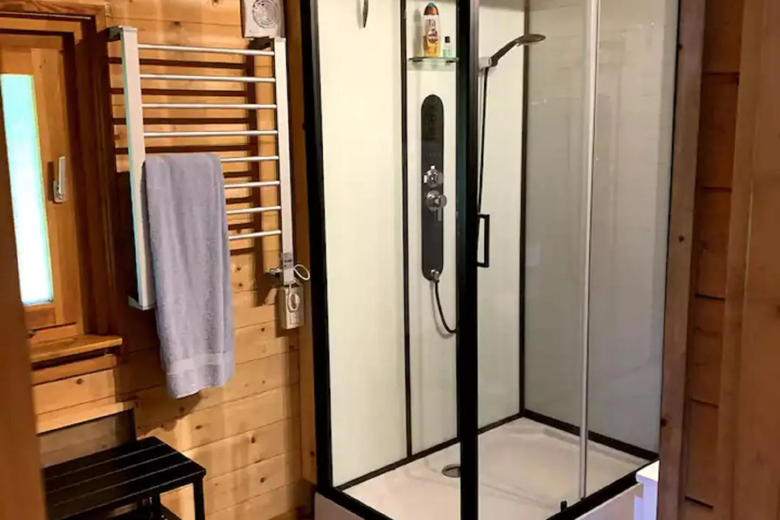 Le châlet d'à côté-Badkamer