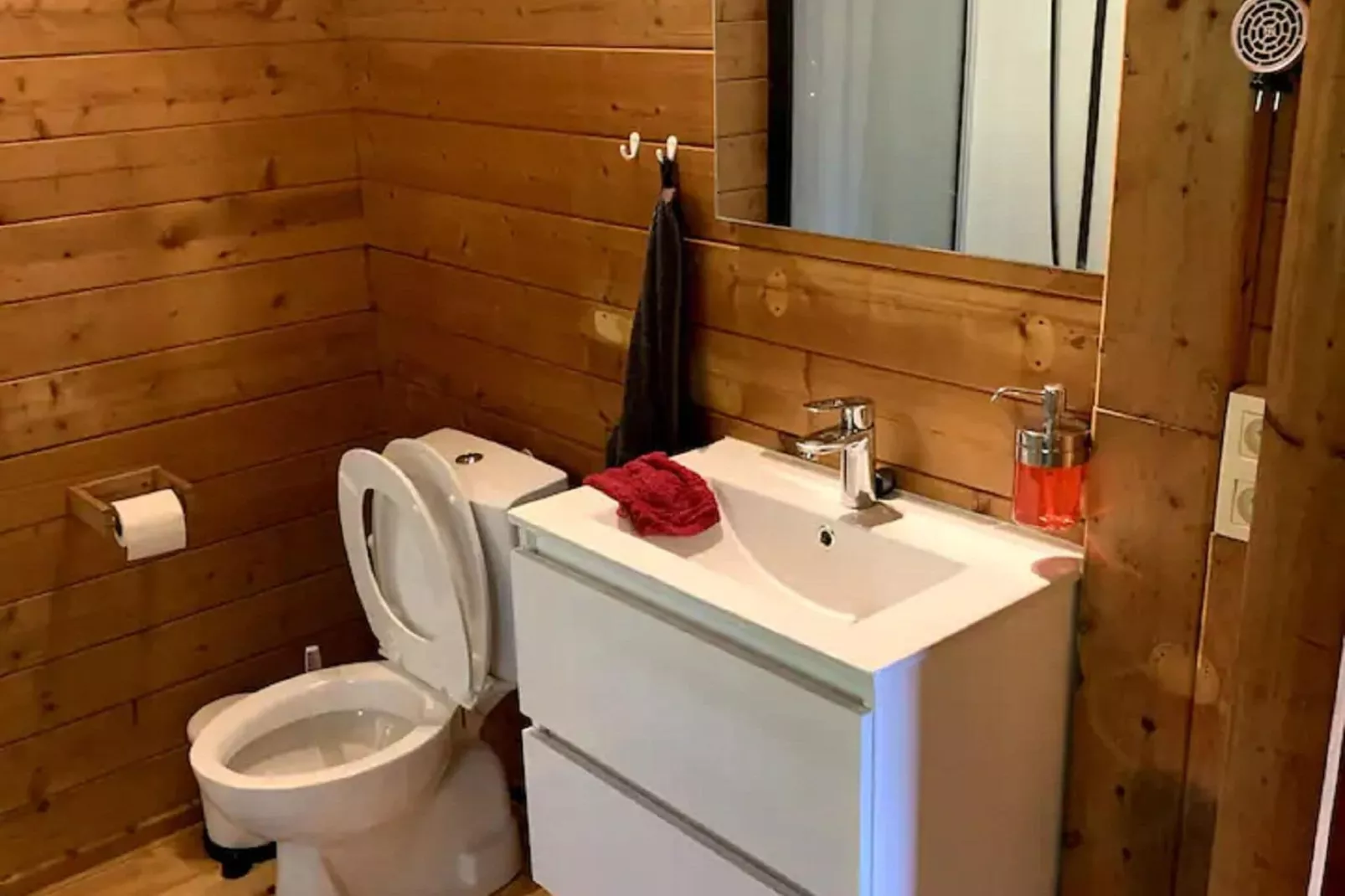 Le châlet d'à côté-Badkamer