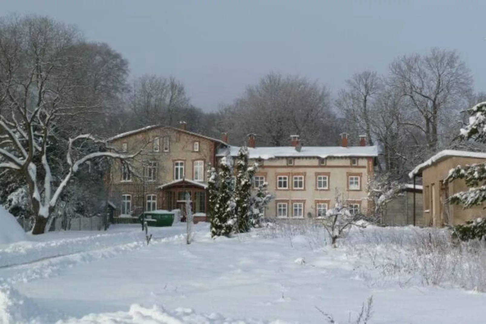 Wohnen im Gutshaus-Exterieur winter