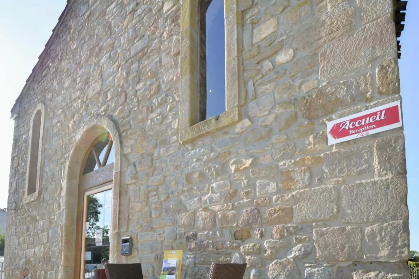 Résidence du Château de Jouarres - Azille // Studio 2 pers-Buitenkant zomer