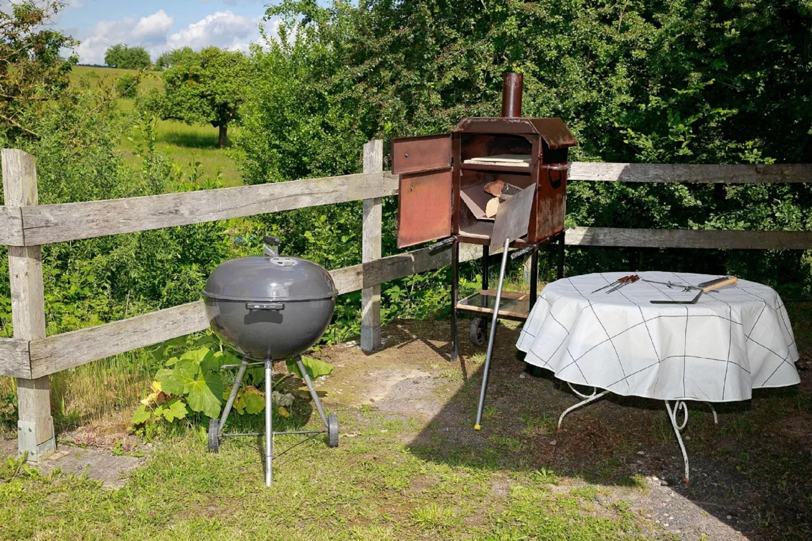 Gîte "Au bord de l'Eau "-Tuinen zomer