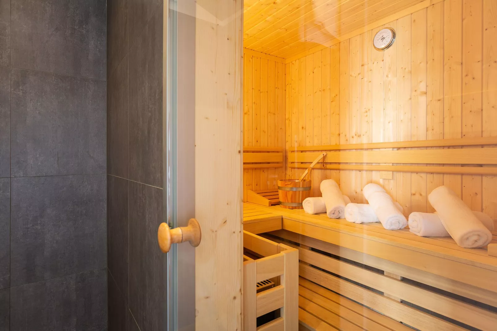 Reetvilla Premium 6 Personen-Sauna