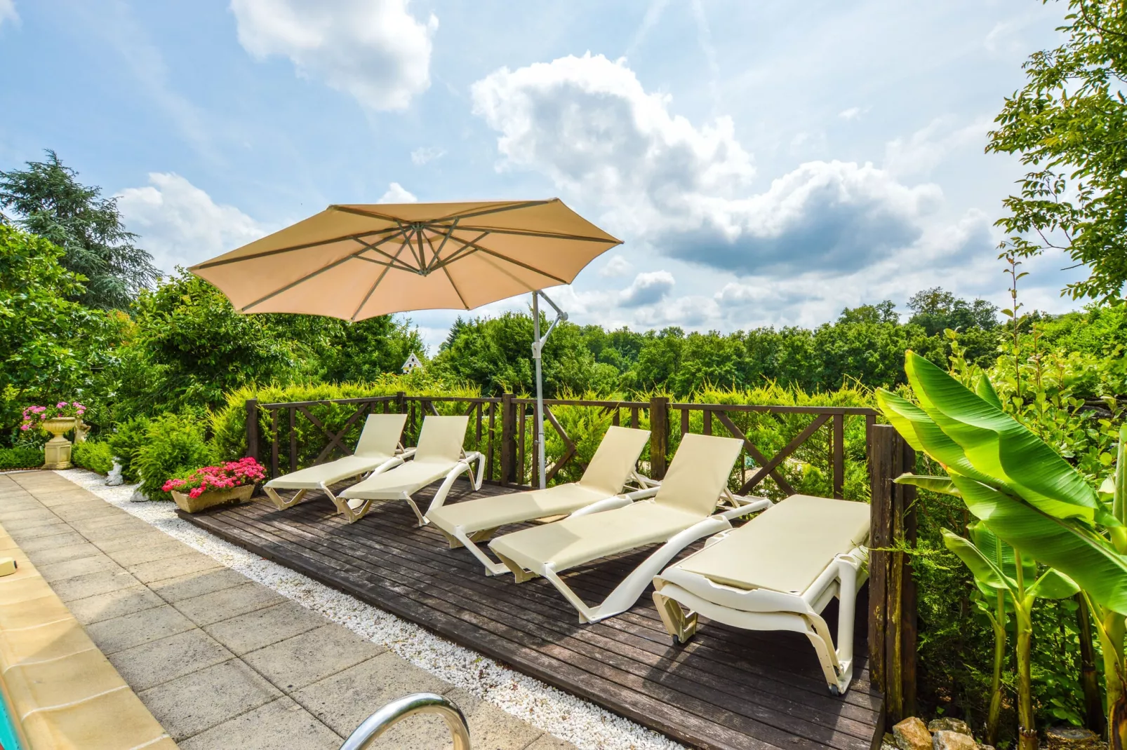 Maison fabuleuse avec piscine-Terrasbalkon