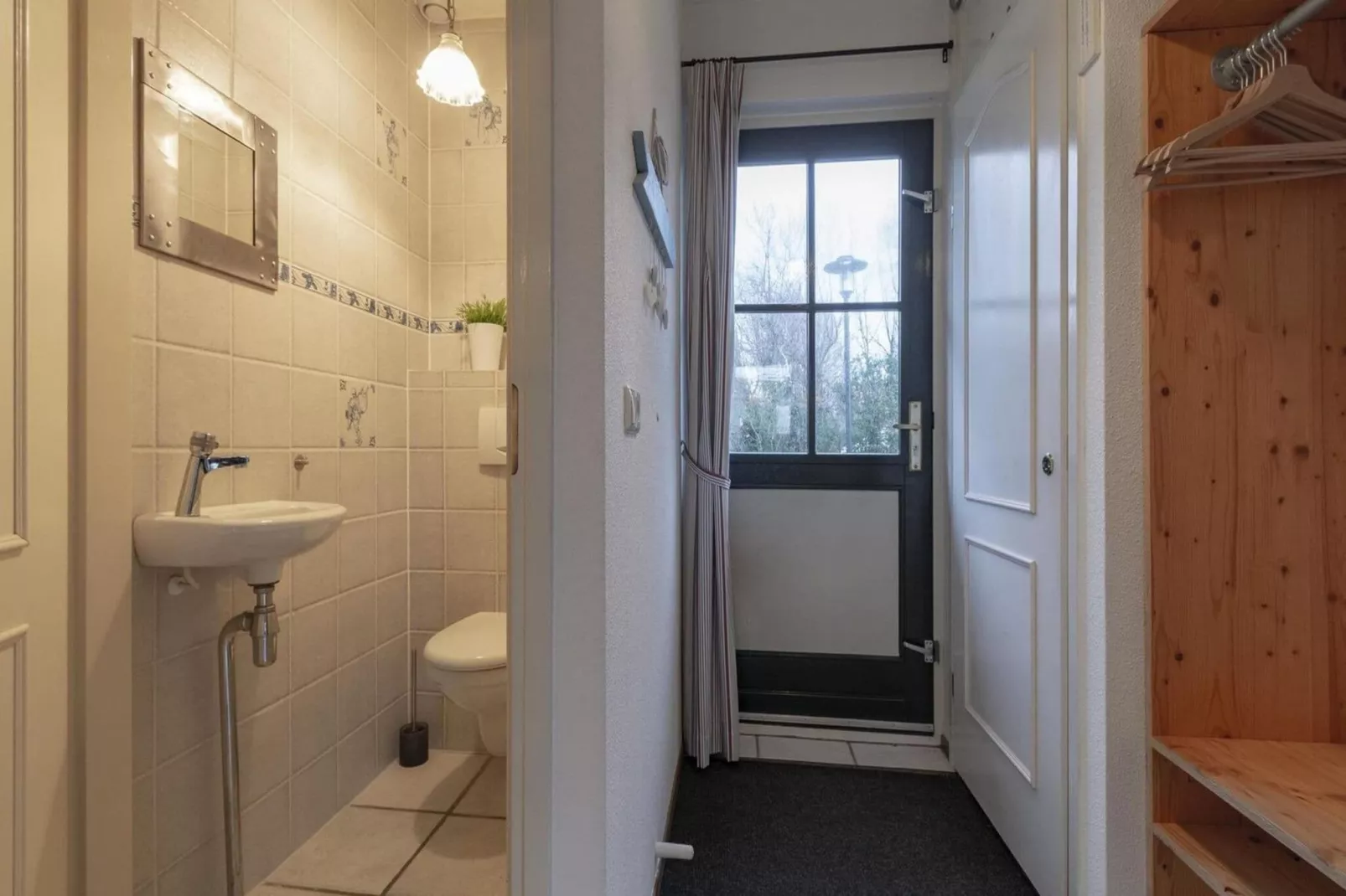 De Buitenplaats 62-Badkamer