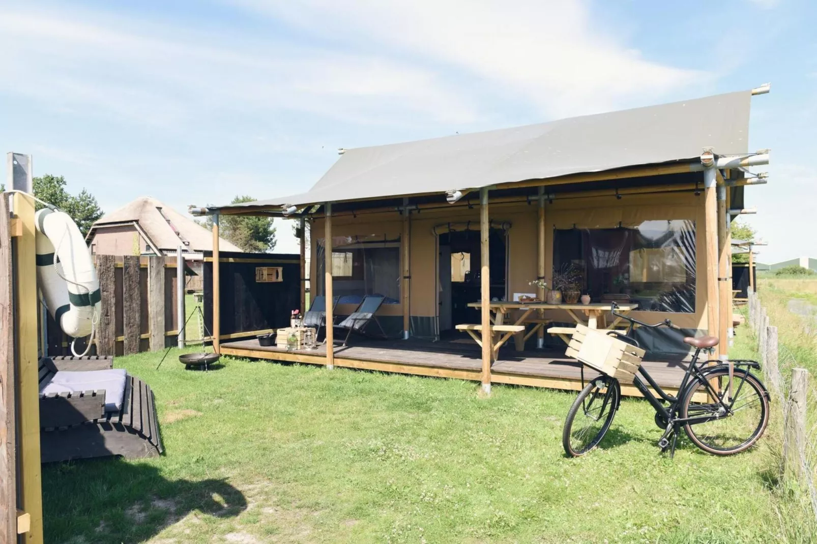 Beach Lodge Luxe - Duynpark-Buitenkant zomer