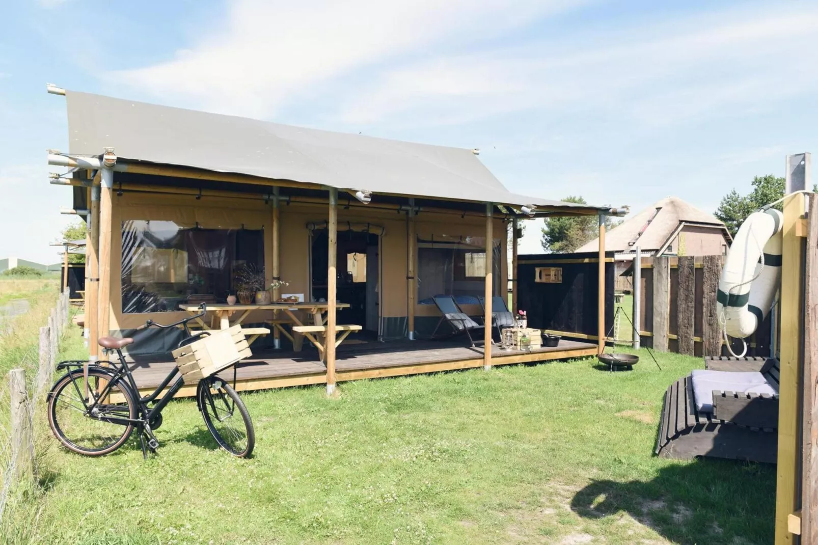 Beach Lodge Luxe - Duynpark-Buitenkant zomer