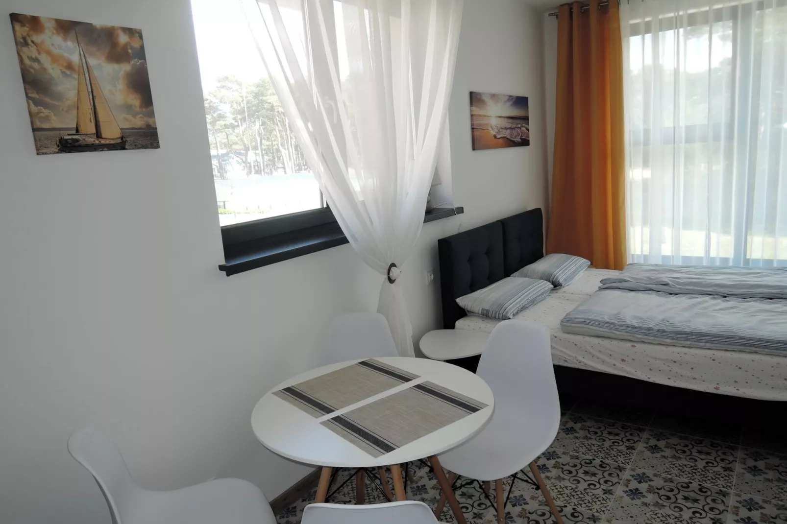 Apartament na 1 piętrze-Eetkamer