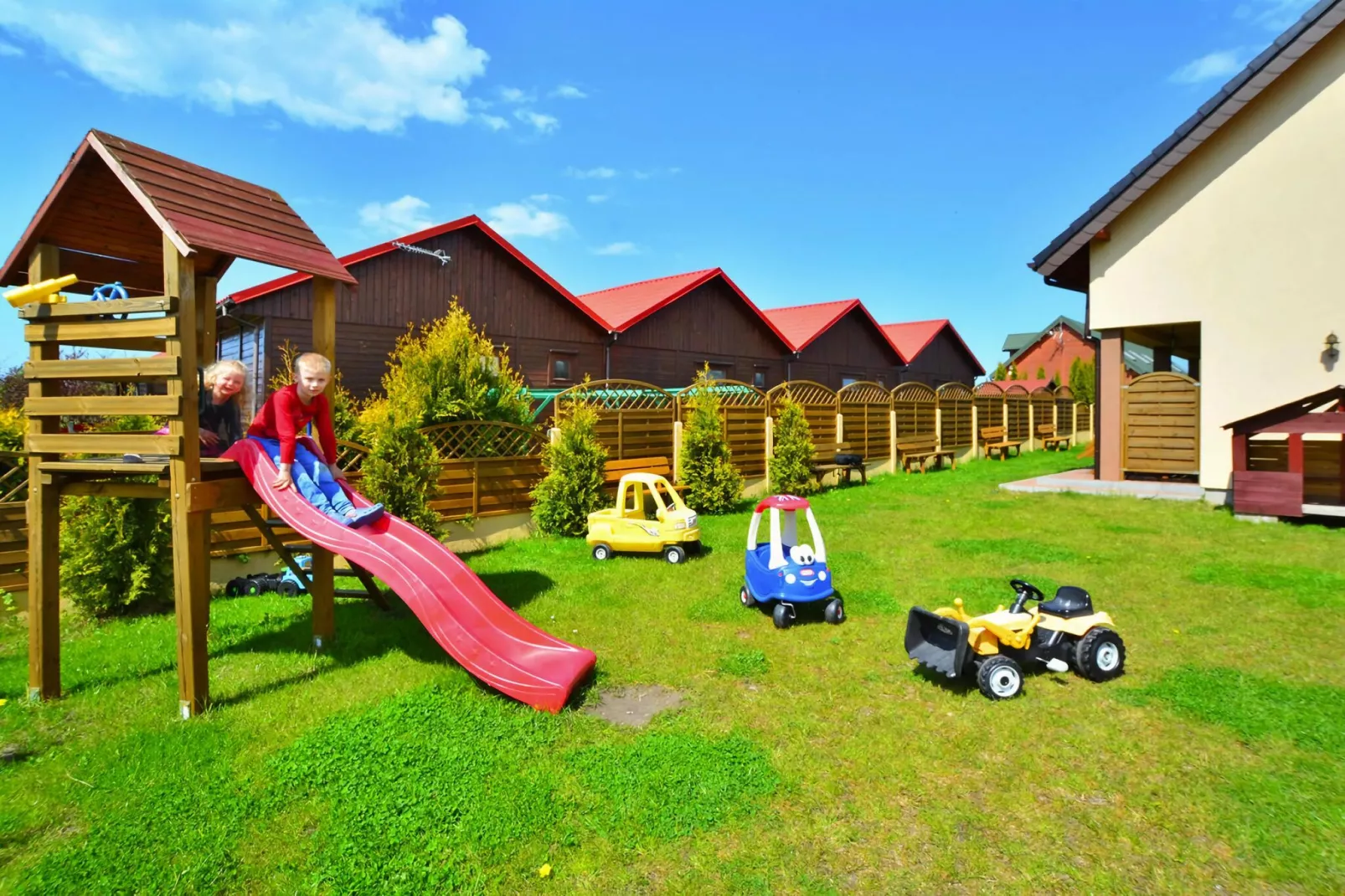 Apartament 75 m2 dla 4 osób Sarbinowo-Tuinen zomer