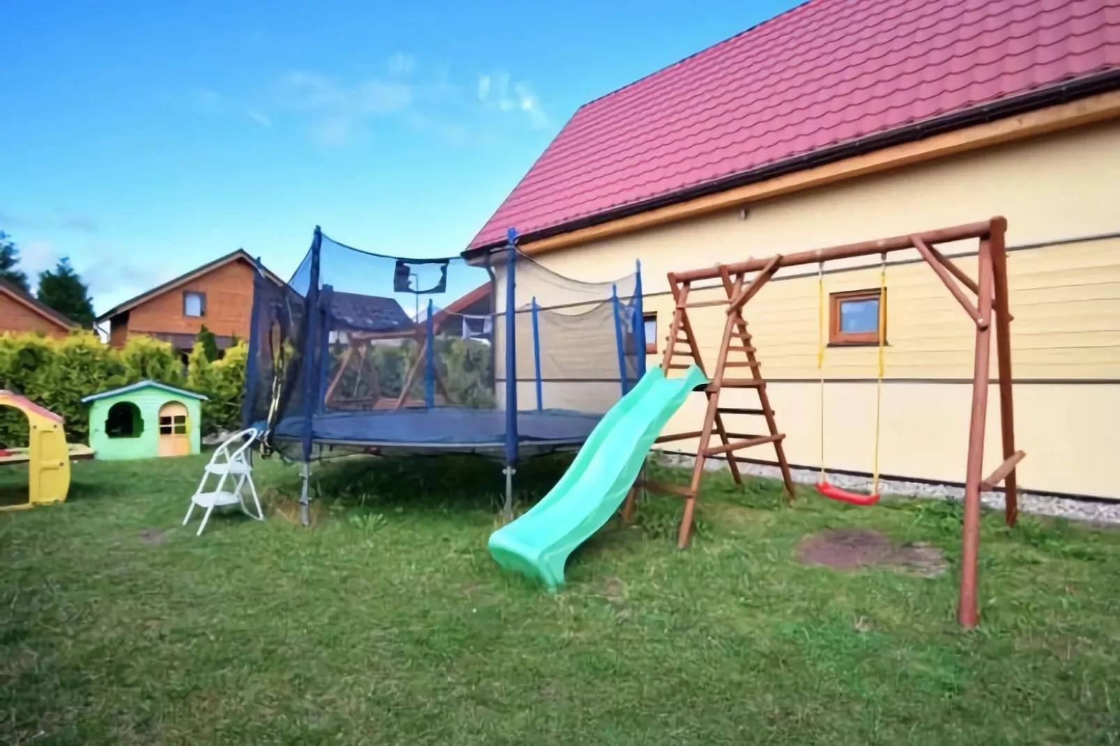 Domki wakacyjne dla 7 osób Sarbinowo-Tuinen zomer