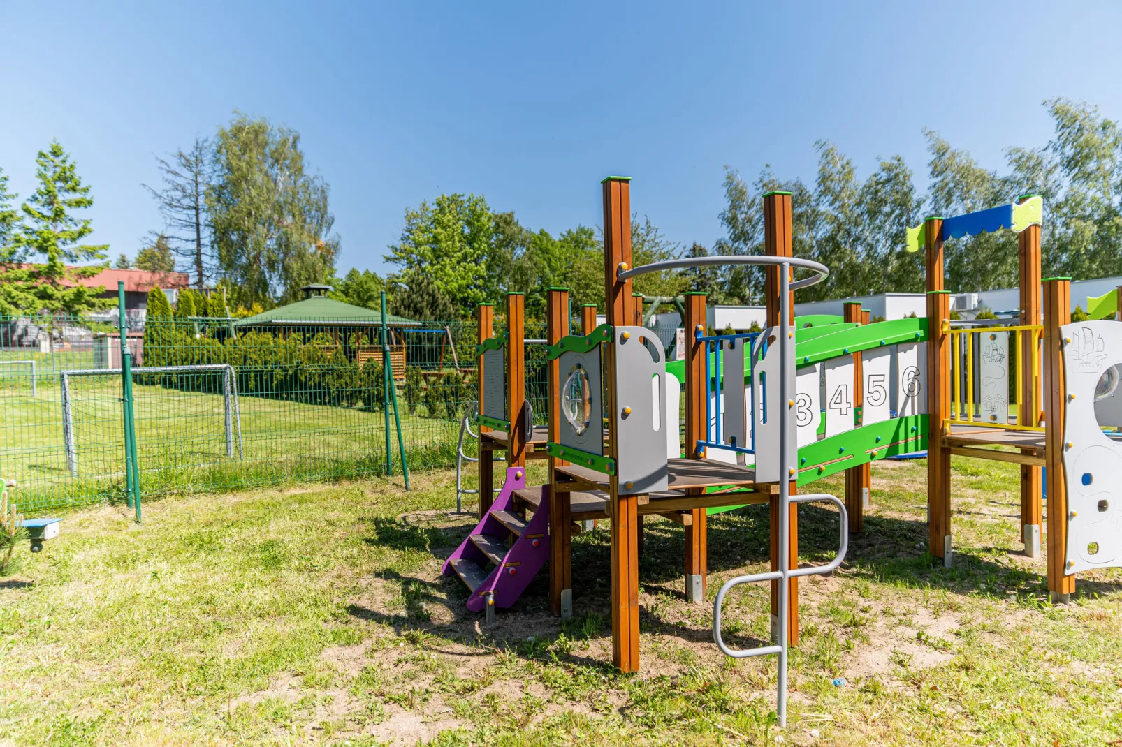 Domki wakacyjne z basenem Sianożąty-Tuinen zomer