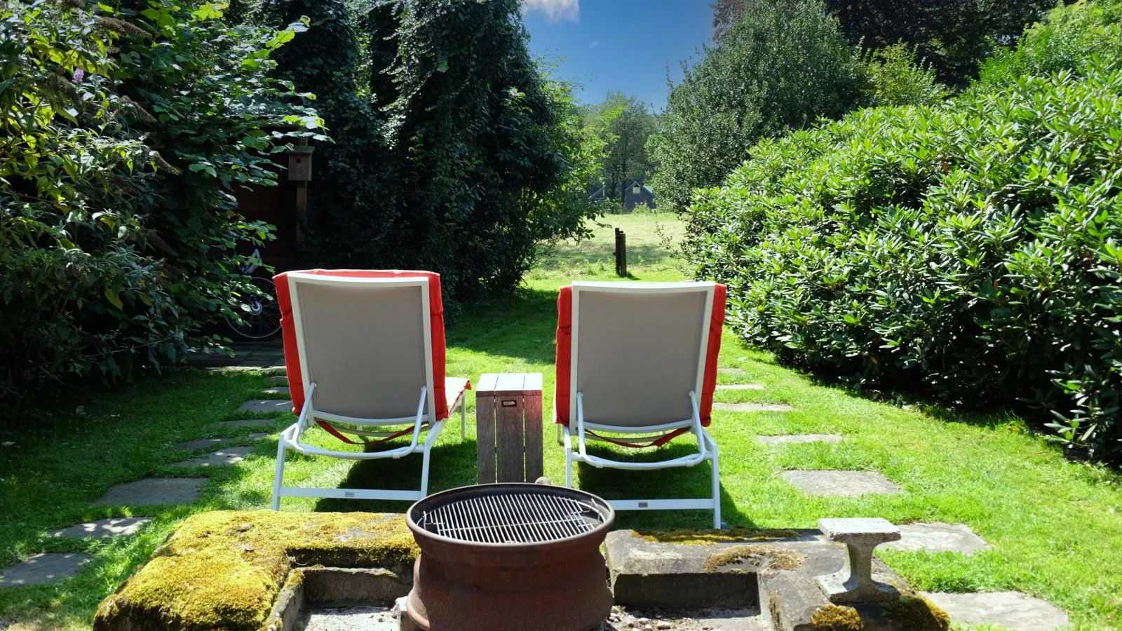 Wellnesshuisje Kalheupink-Tuinen zomer