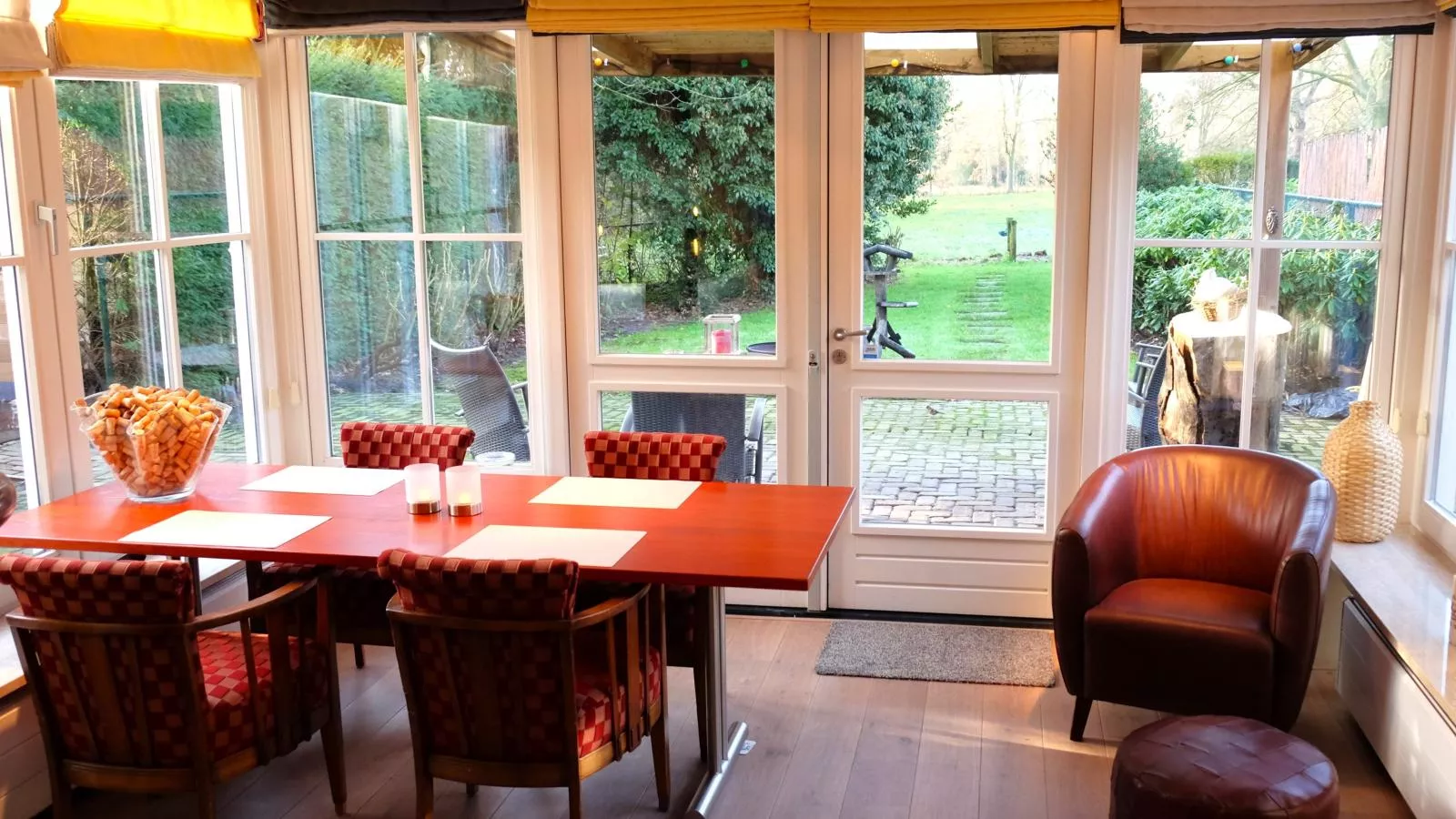 Wellnesshuisje Kalheupink-Eetkamer