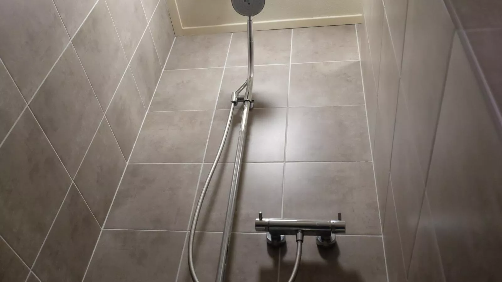 Wellnesshuisje Kalheupink-Badkamer