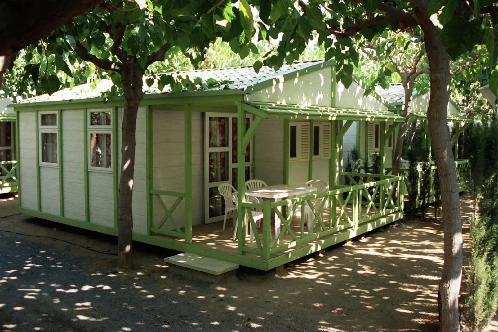Camping Cambrils Playa 2 BUNGALOW PREMIUM-Buitenkant zomer