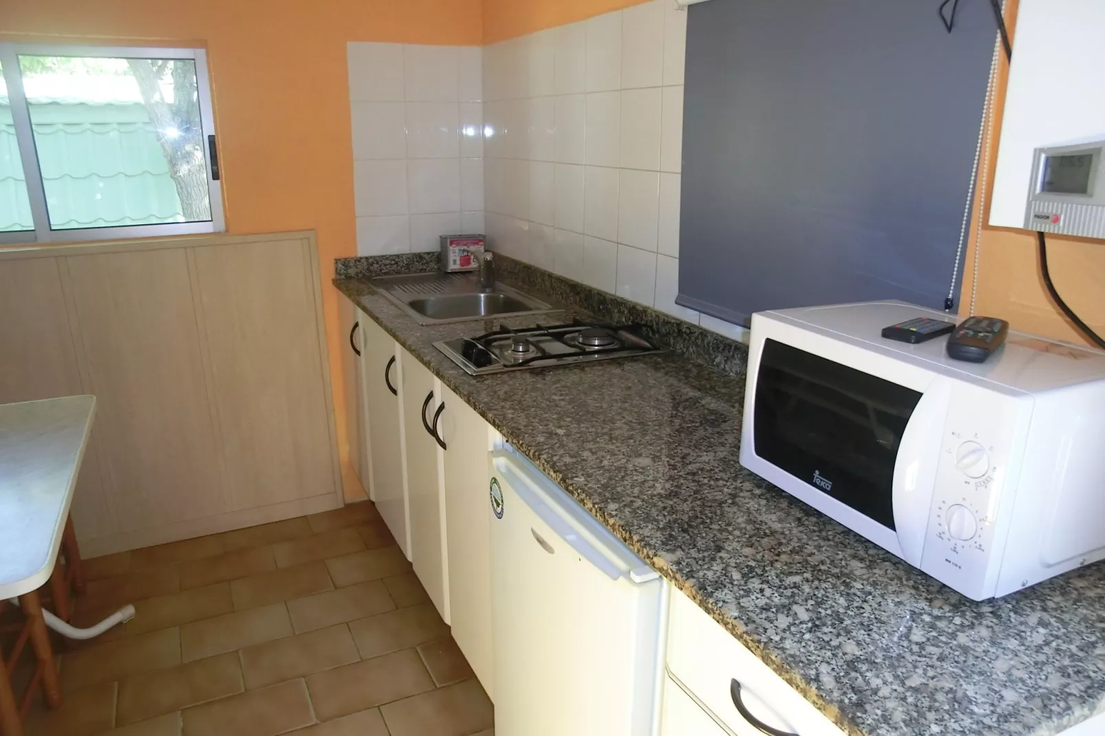 Camping Cambrils Playa 3 BUNGALOW NEW MEDITERRANI-Keuken