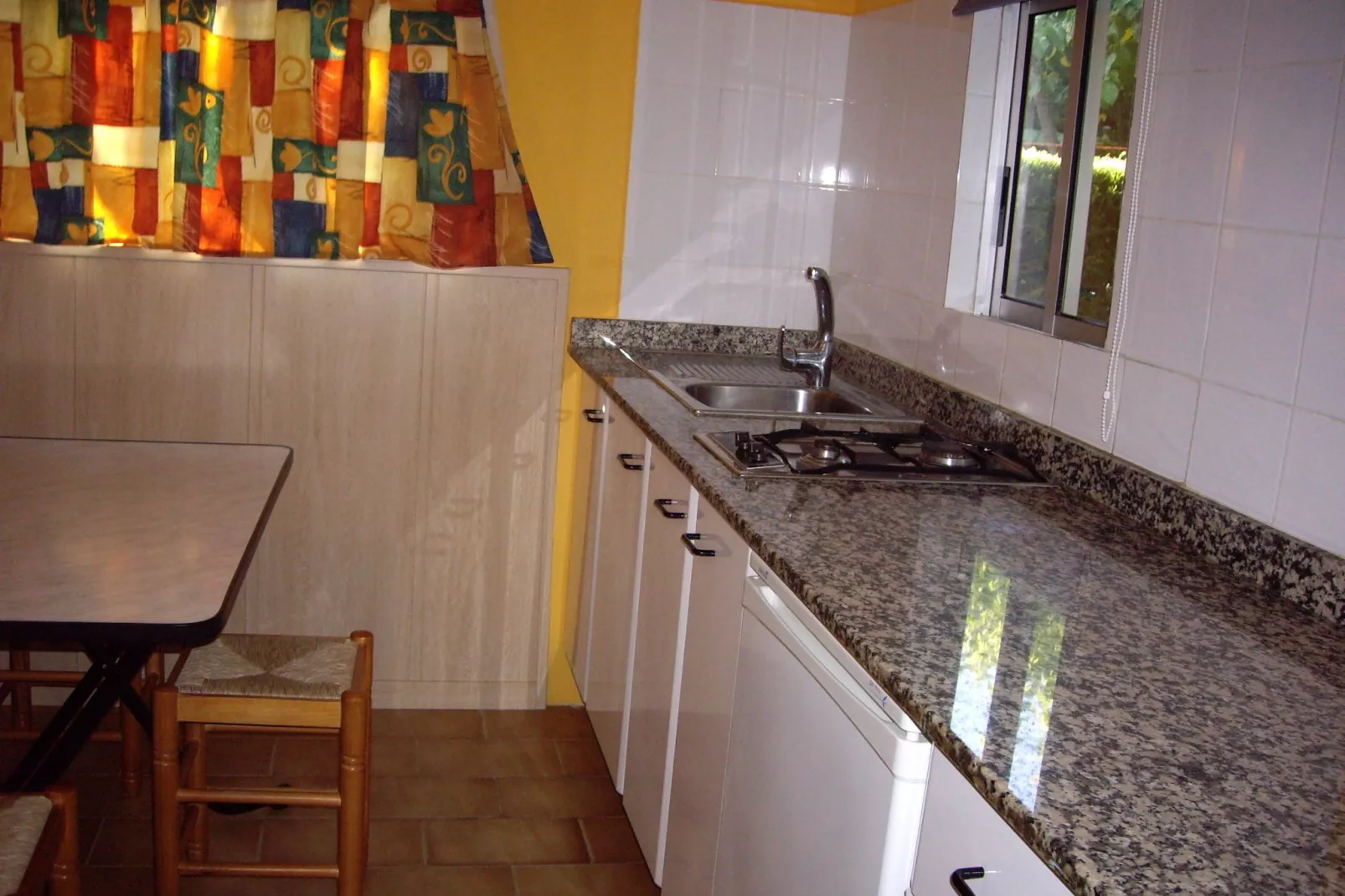 Camping Cambrils Playa 3 BUNGALOW NEW MEDITERRANI-Keuken