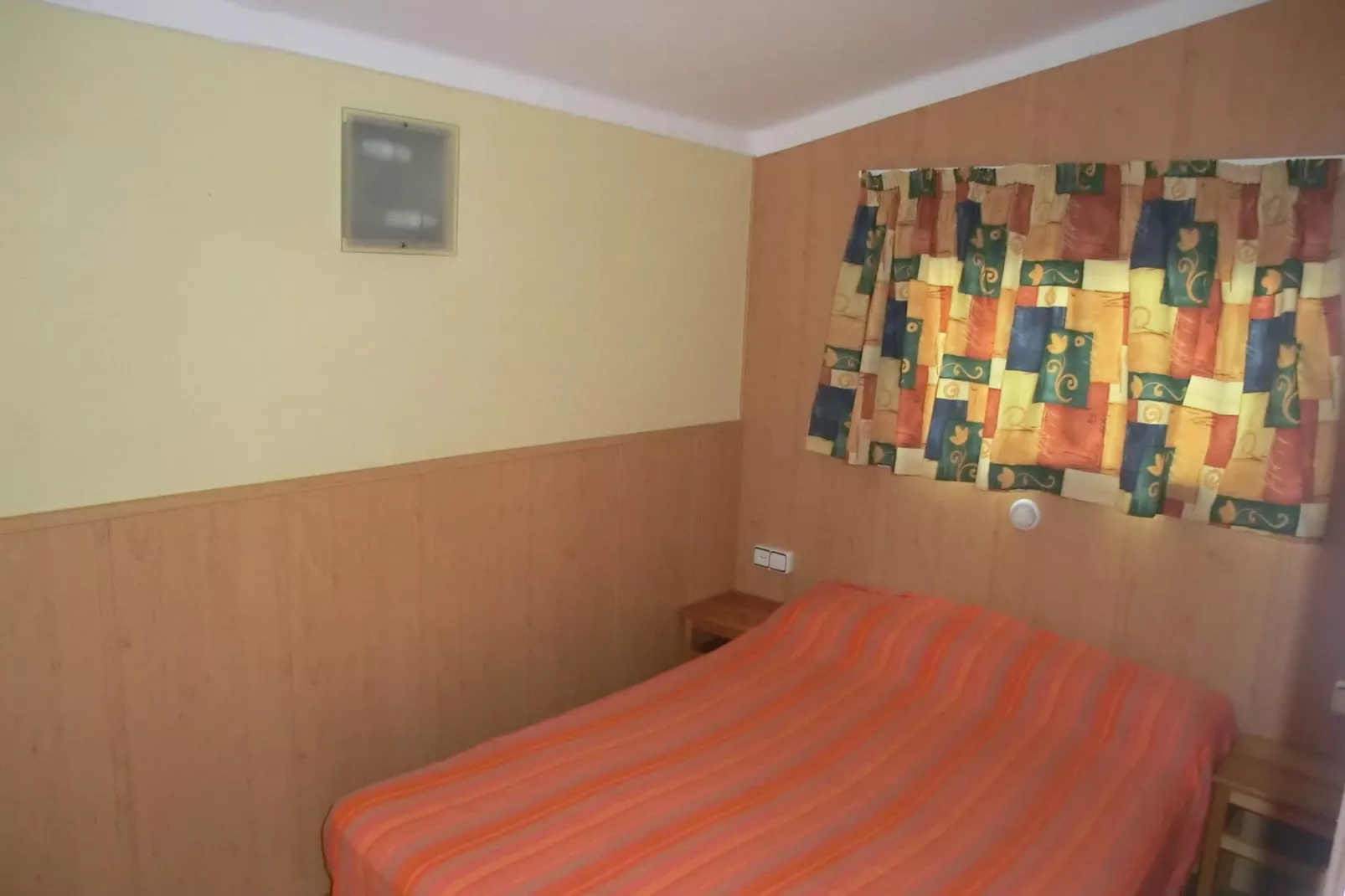 Camping Cambrils Playa 3 BUNGALOW NEW MEDITERRANI-Slaapkamer