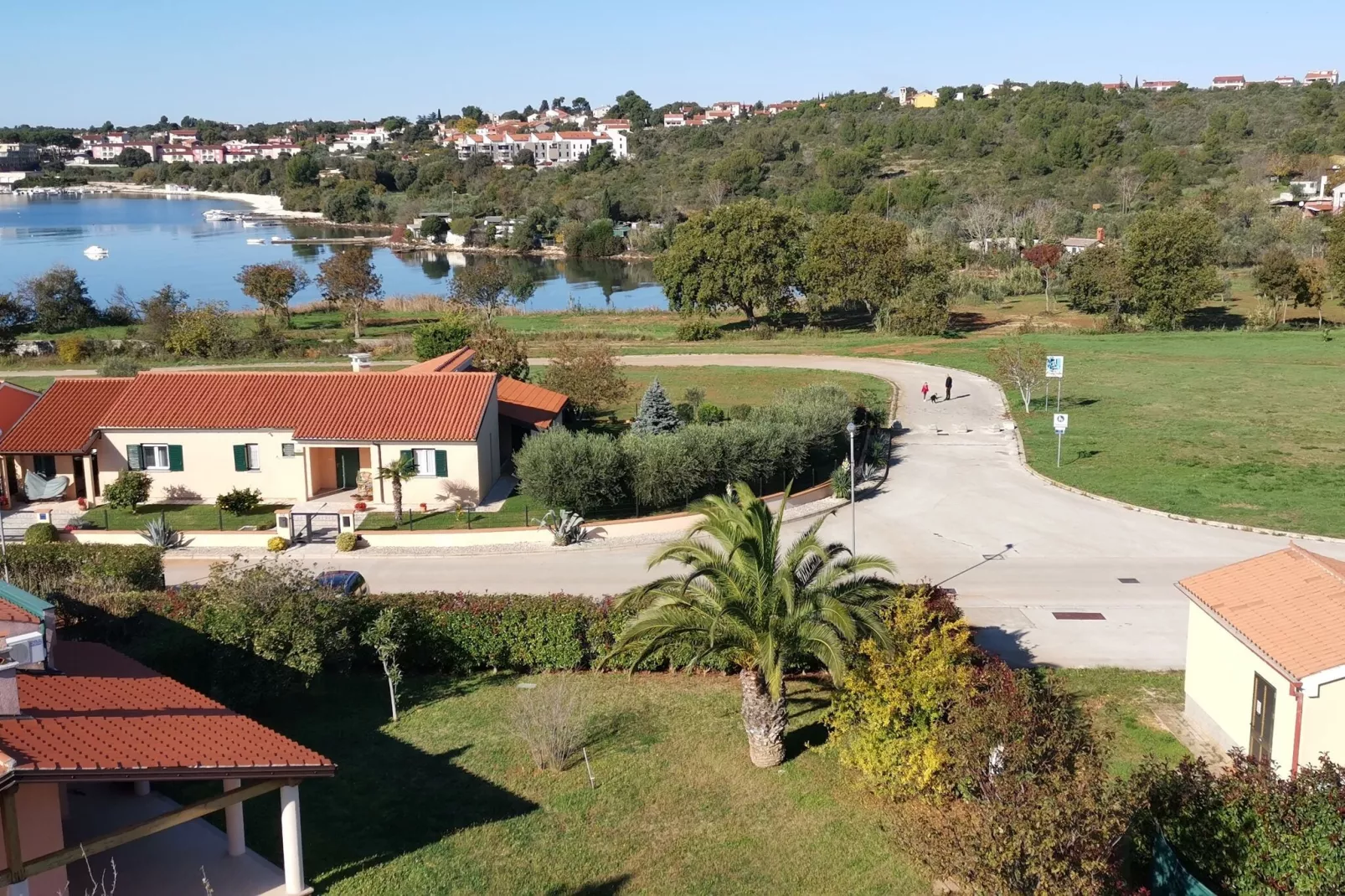 Pool house Marina-Gebieden zomer 1km