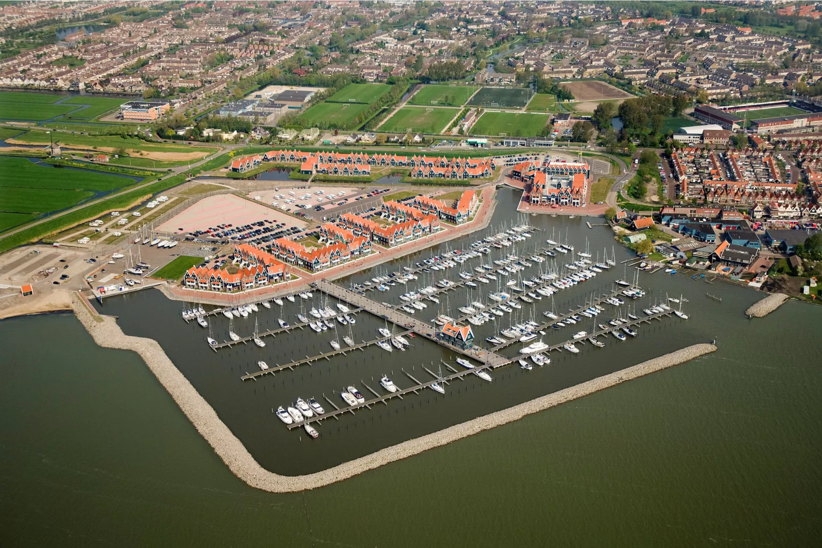 Marinapark Volendam 3-Buitenkant zomer