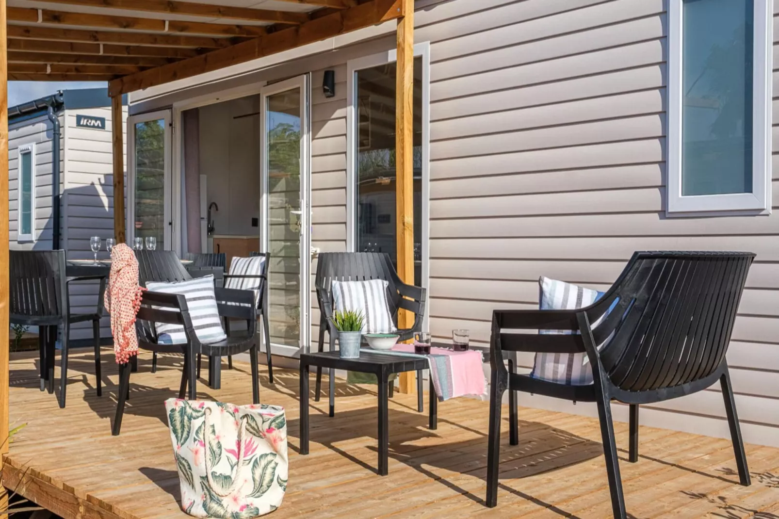 CAMPING ESTIVAL VENDRELL PLATJA Mobile home mediterranea 4 pax-Terrasbalkon