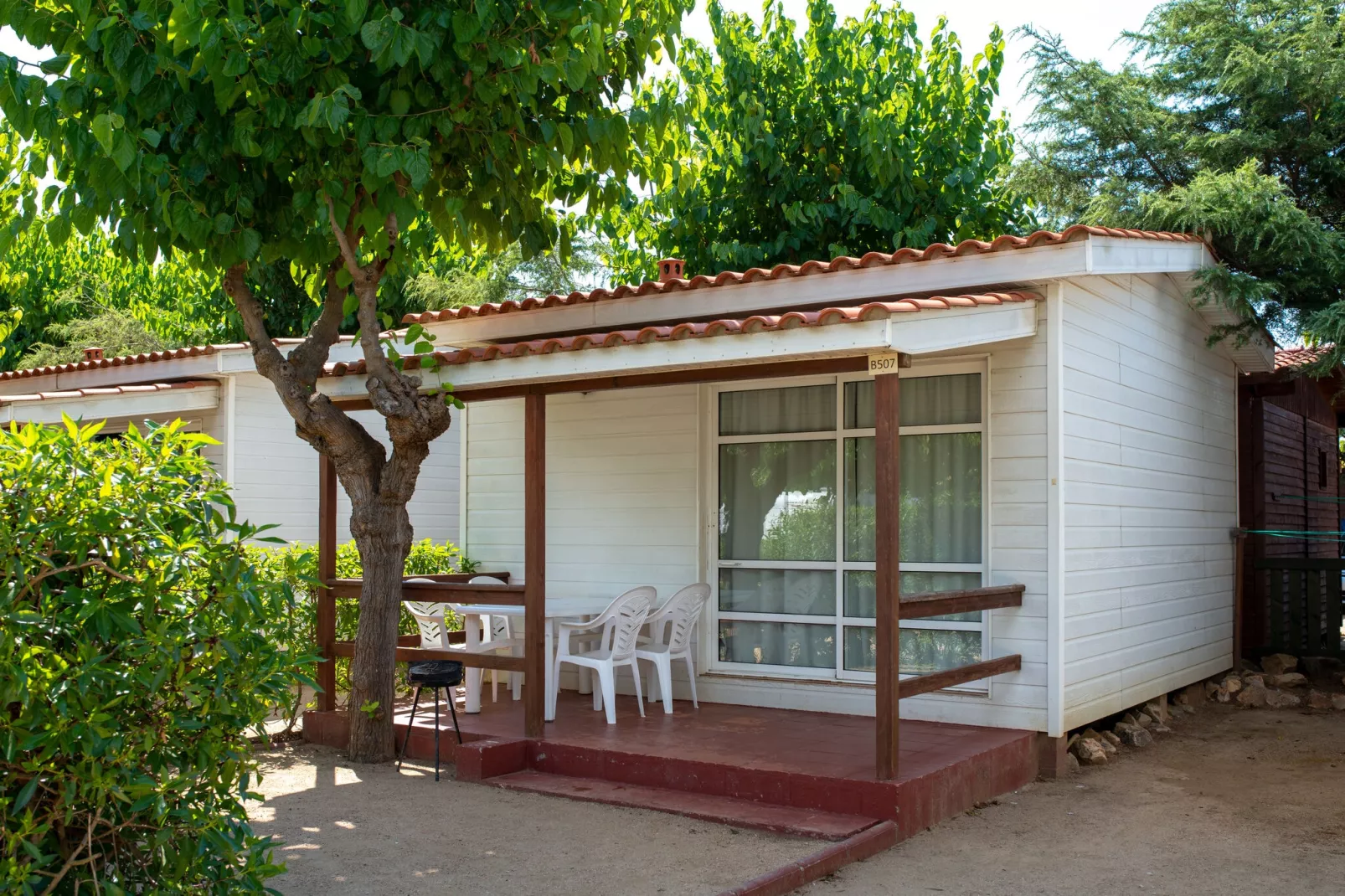 Els Pins- Bungalow Confort-Buitenkant zomer