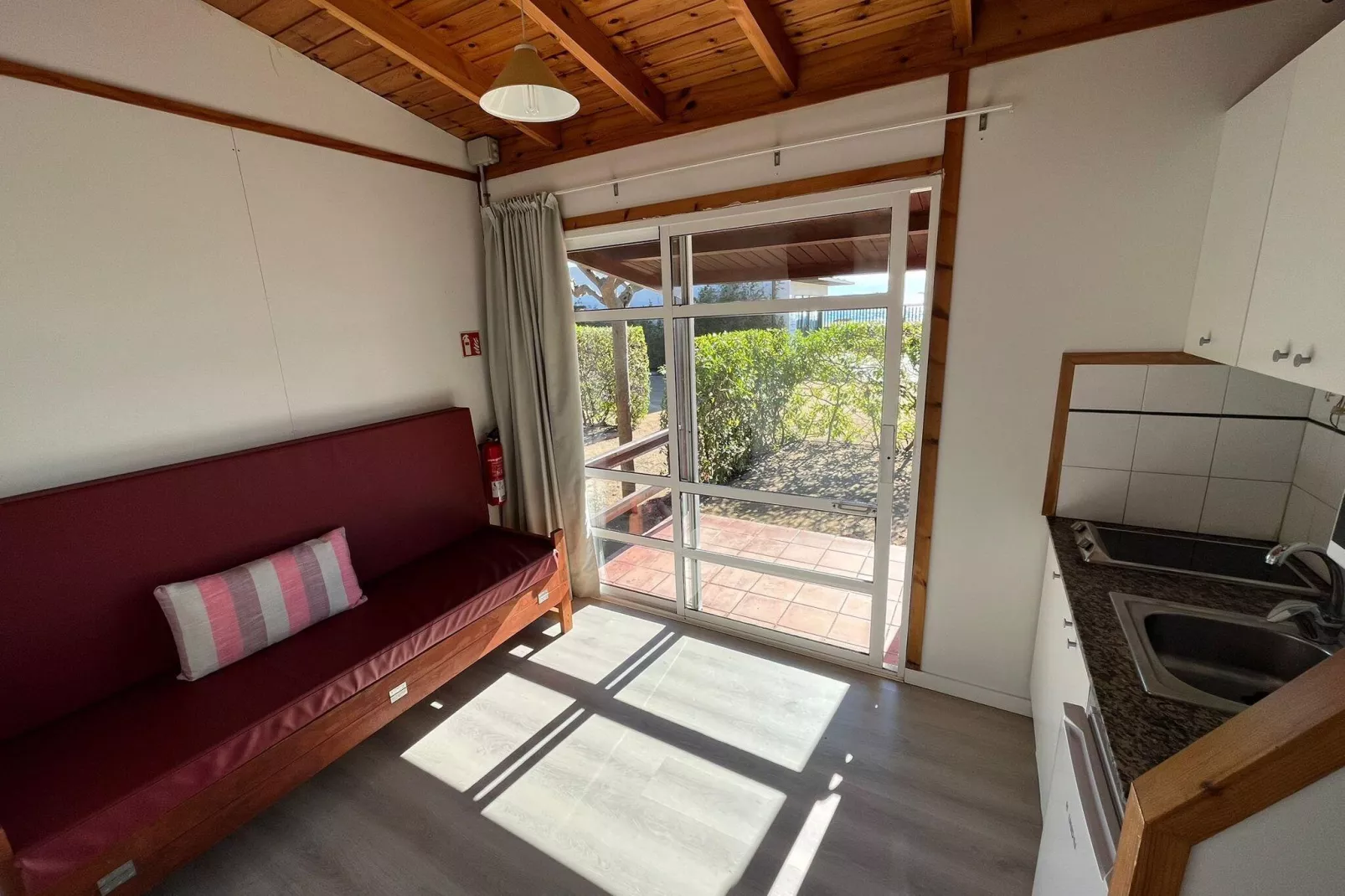 Els Pins- Bungalow Confort-Woonkamer