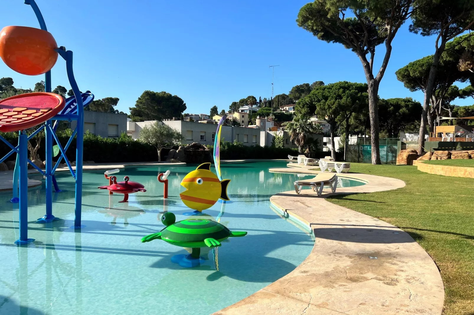 CAMPING INTERPALS Bungalow Garbi-Zwembad