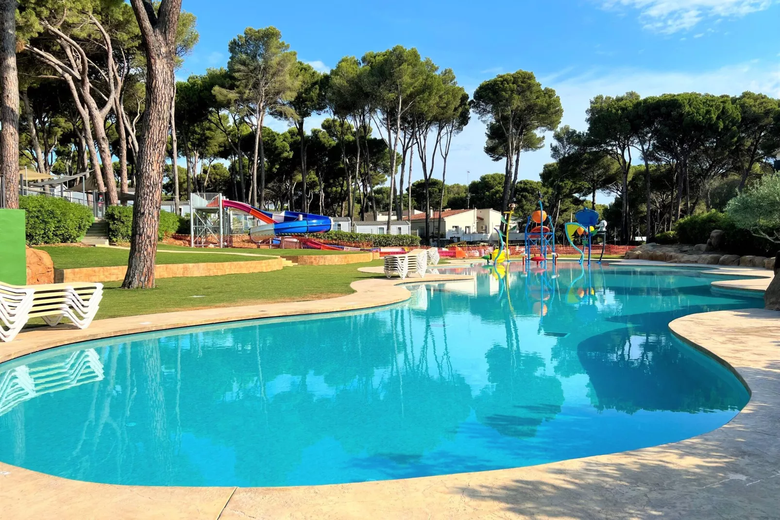 CAMPING INTERPALS- Bungalow Sa Riera-Zwembad