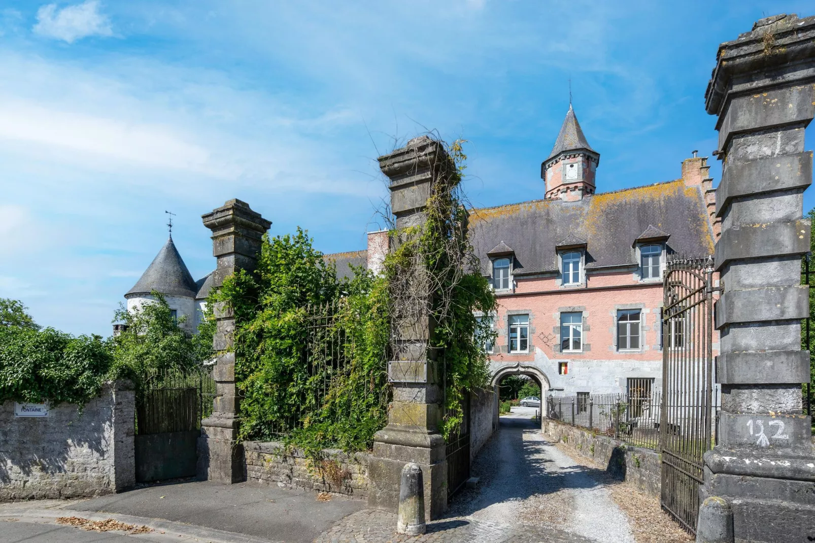 Château de Senzeilles 2-Buitenkant zomer