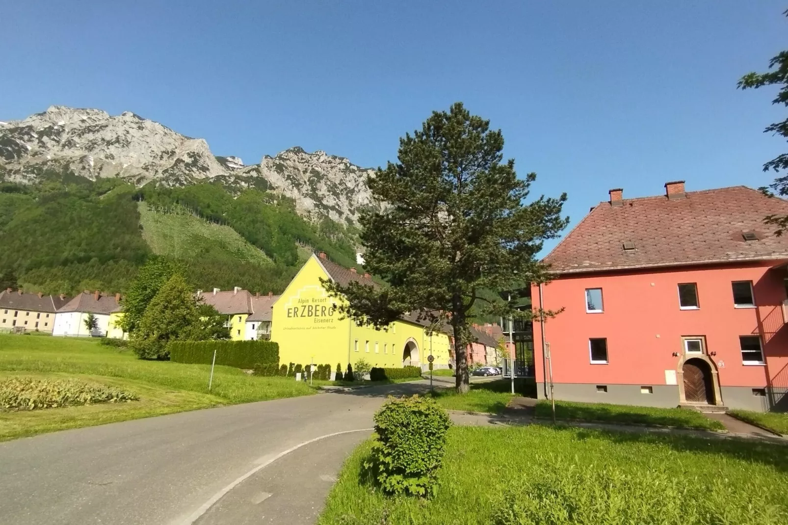 Erzberg Alpin Resort  2-Tuinen zomer