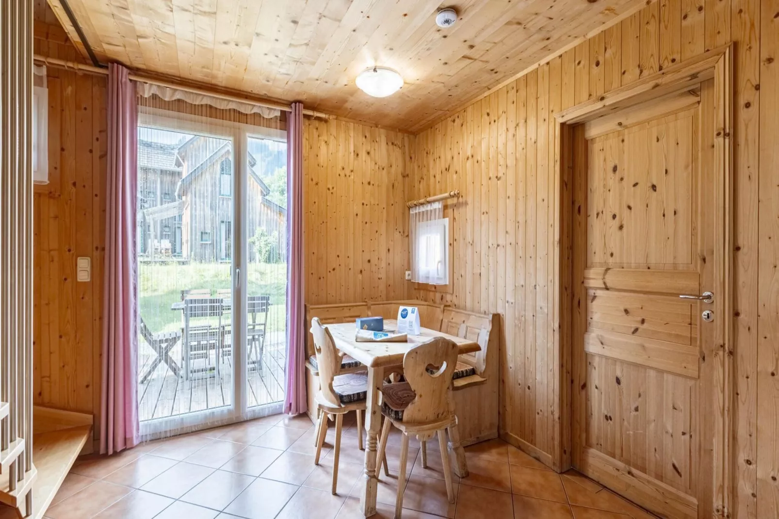 Ferienpark Kreischberg 7-Eetkamer