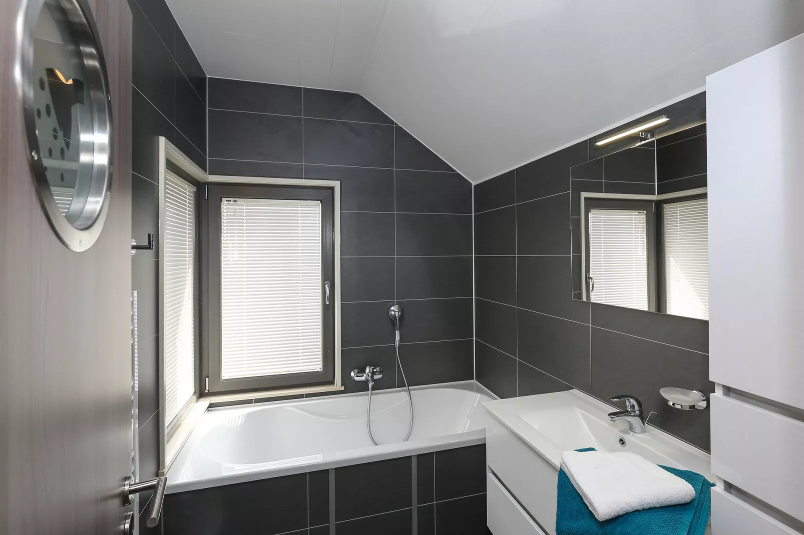 Domaine Golden Lakes Village 2-Badkamer