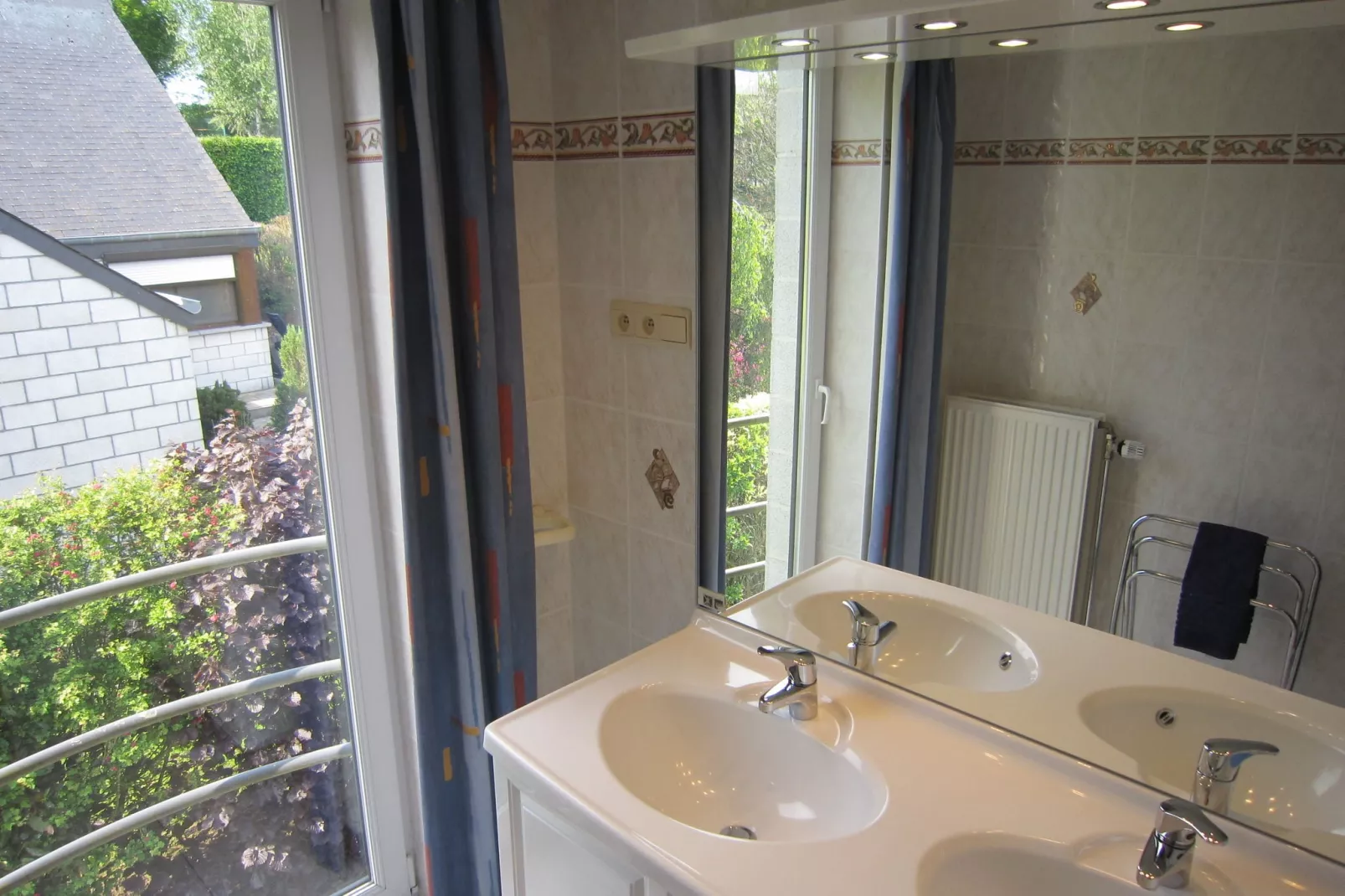 Gite du Courteroye 6 pax-Badkamer
