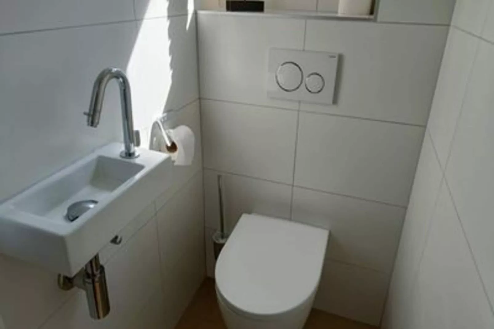 Schoneveld 124 Zeemeeuw Breskens-Badkamer